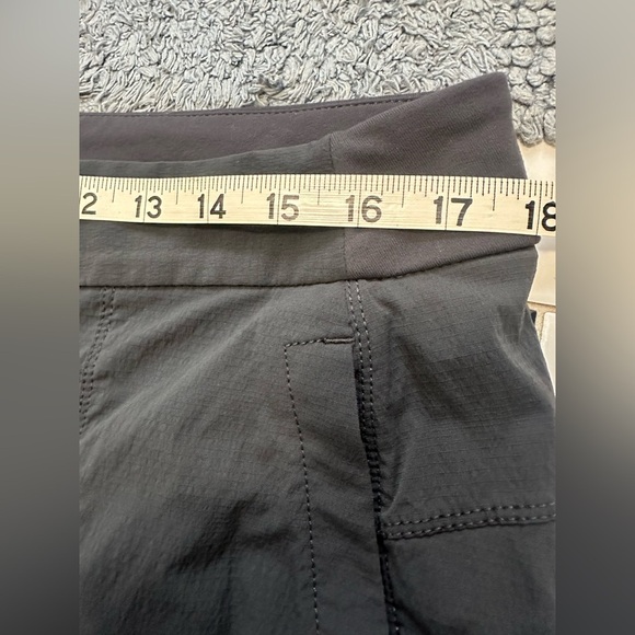 Athleta Women's Gray Cargo Pants - Picture 5 of 7